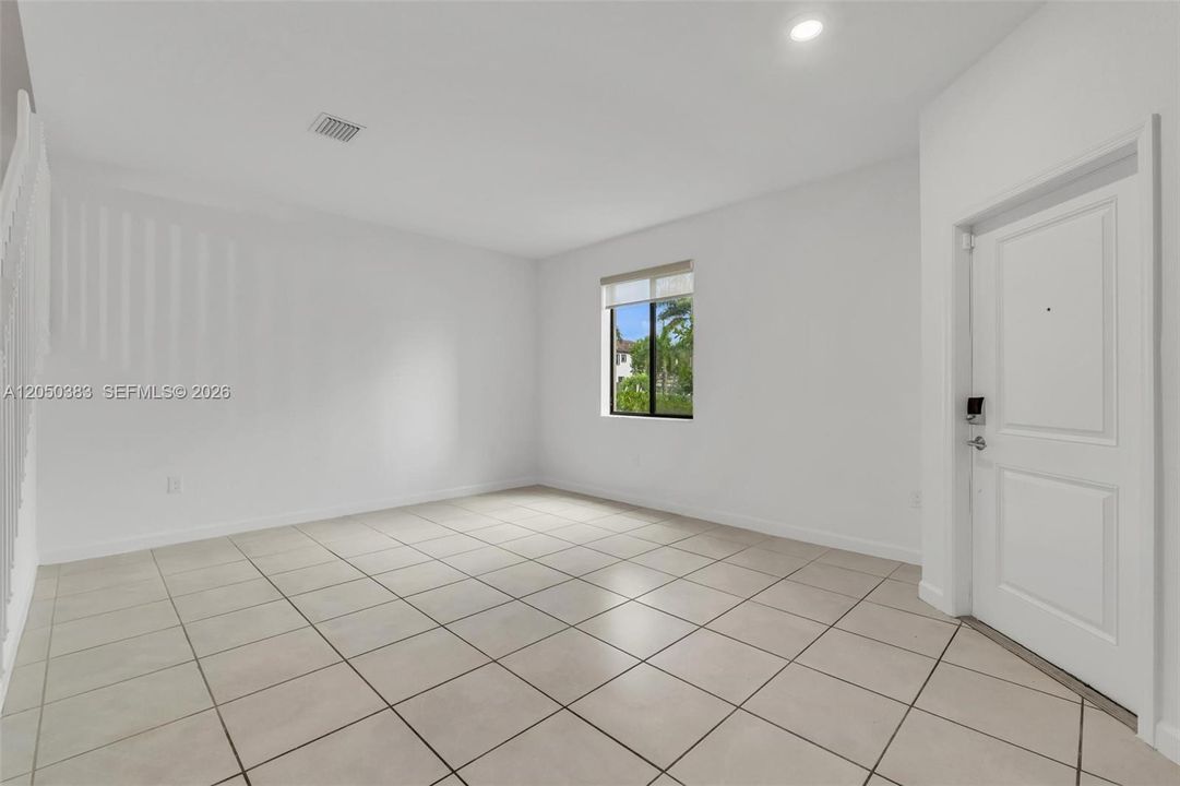For Sale: $490,000 (3 beds, 3 baths, 1662 Square Feet)