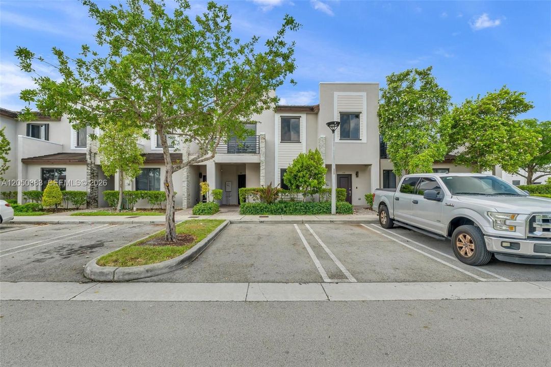For Sale: $490,000 (3 beds, 3 baths, 1662 Square Feet)