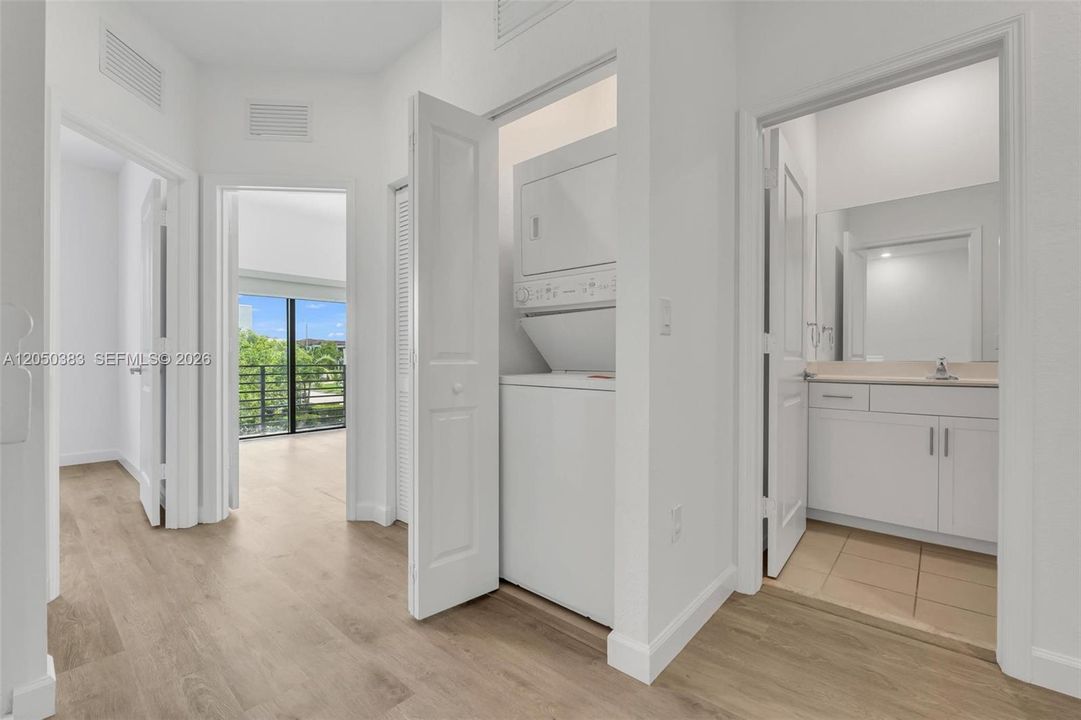For Sale: $490,000 (3 beds, 3 baths, 1662 Square Feet)