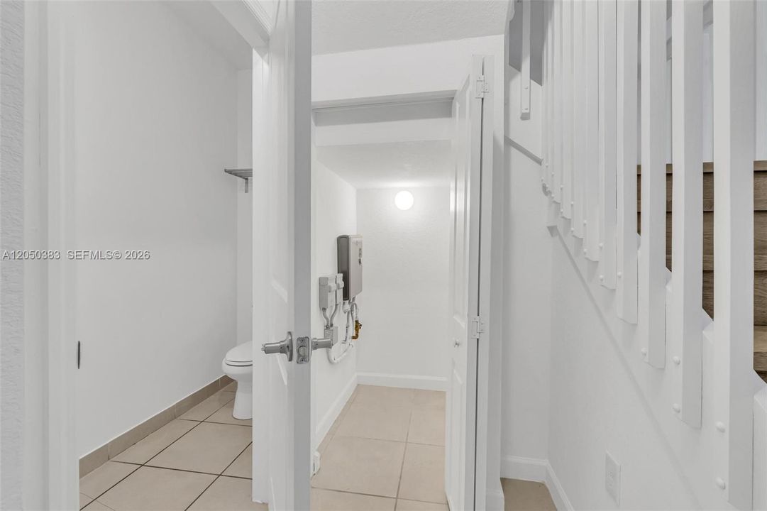 For Sale: $490,000 (3 beds, 3 baths, 1662 Square Feet)