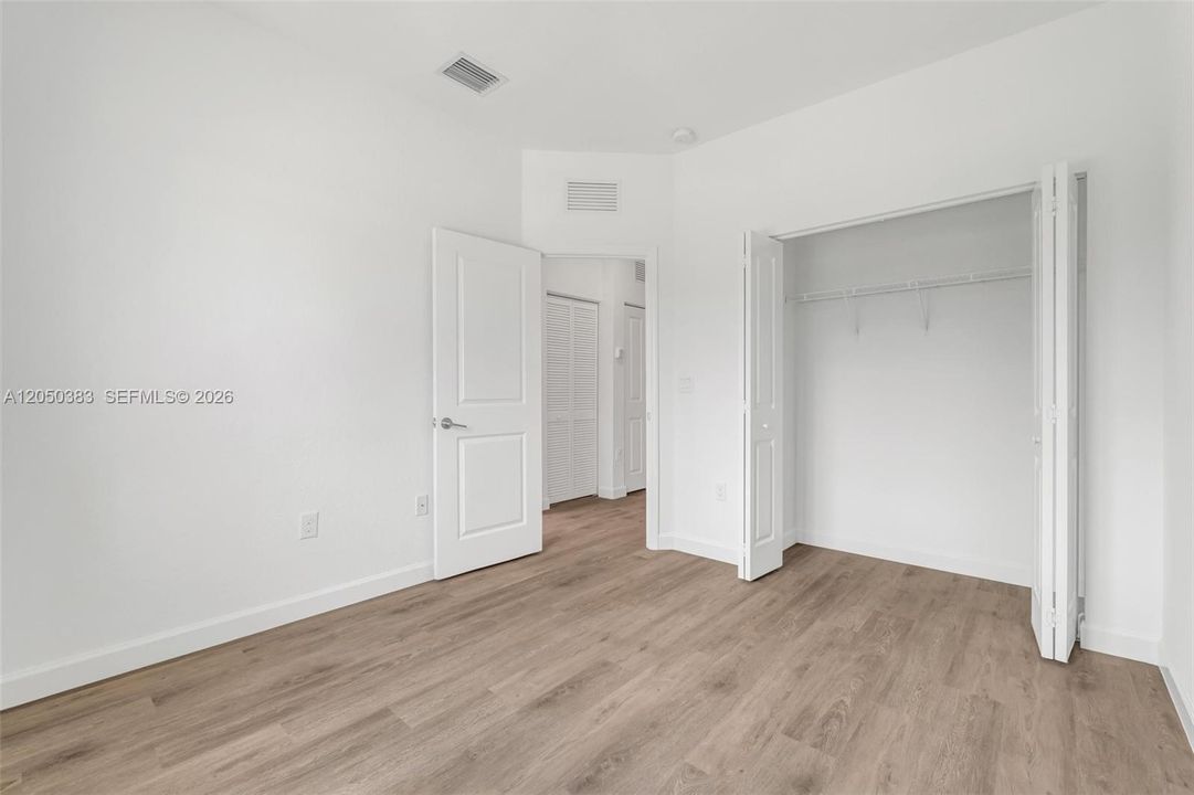 For Sale: $490,000 (3 beds, 3 baths, 1662 Square Feet)