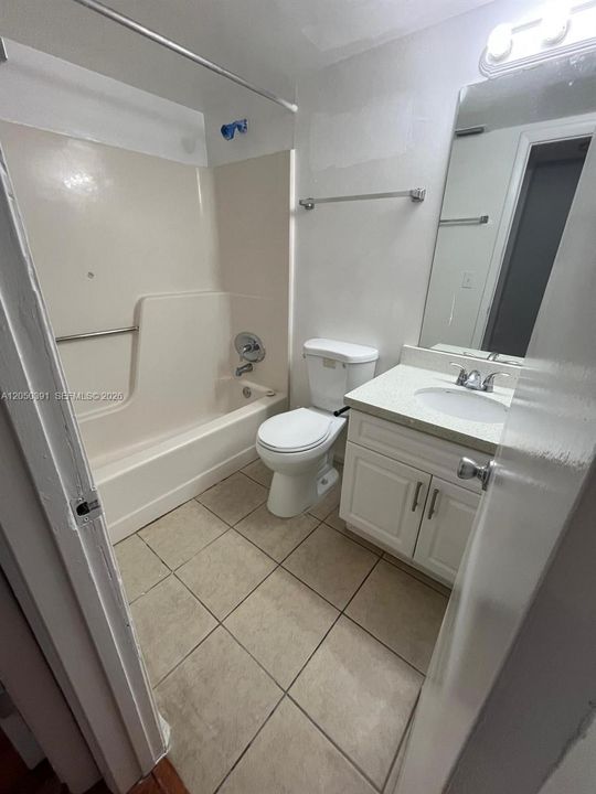 For Rent: $1,850 (2 beds, 2 baths, 858 Square Feet)