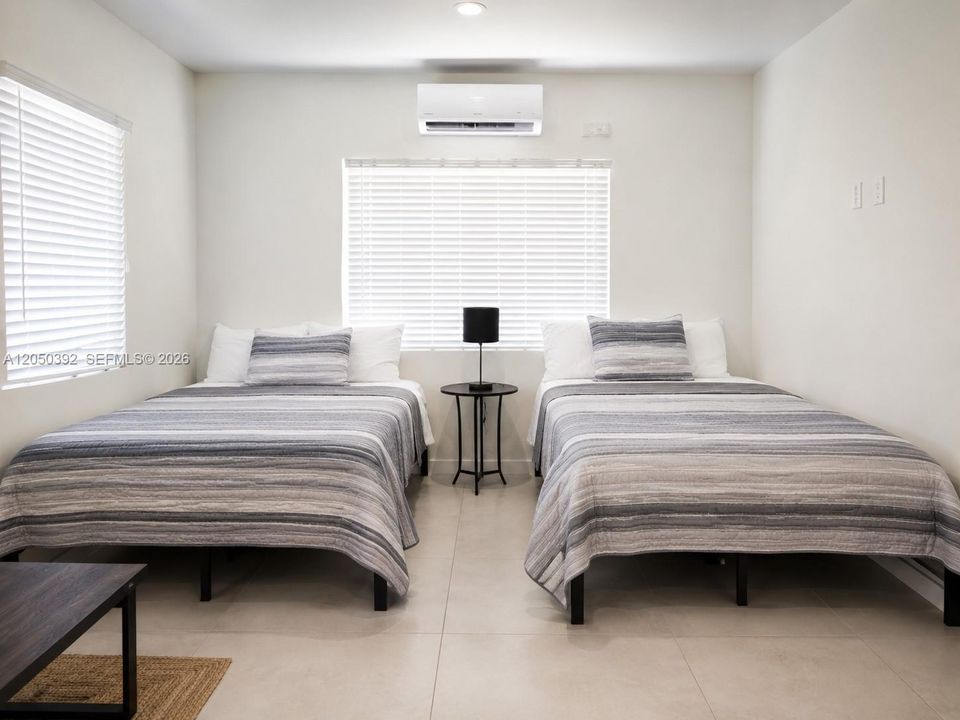 For Rent: $2,000 (0 beds, 1 baths, 400 Square Feet)