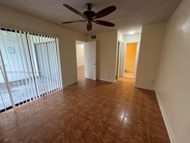 For Sale: $179,900 (2 beds, 2 baths, 820 Square Feet)