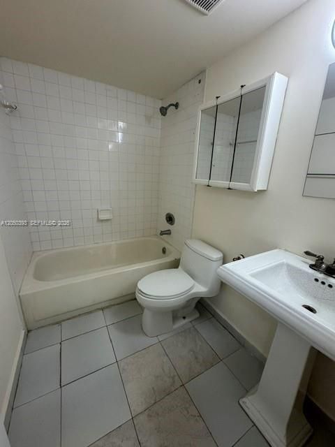 For Sale: $179,900 (2 beds, 2 baths, 820 Square Feet)