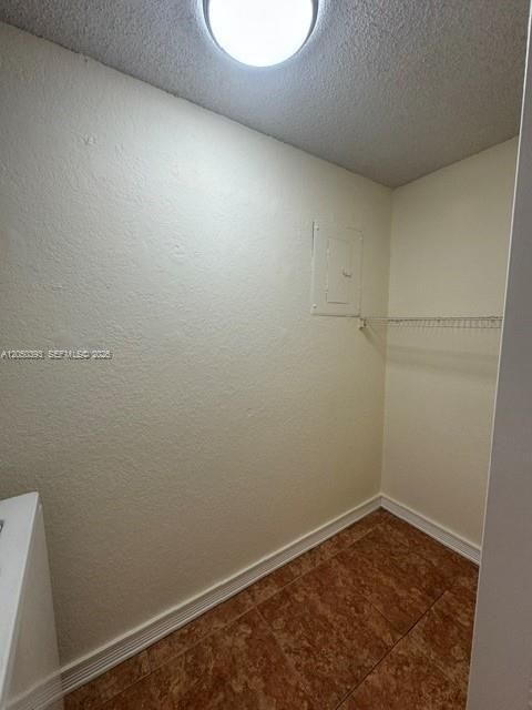 For Sale: $179,900 (2 beds, 2 baths, 820 Square Feet)
