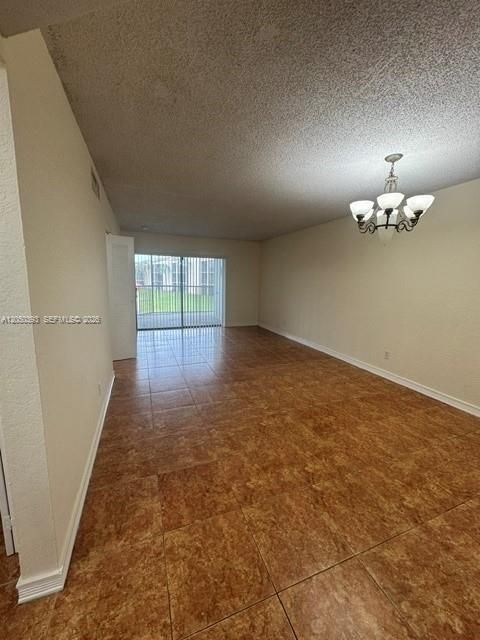 For Sale: $179,900 (2 beds, 2 baths, 820 Square Feet)