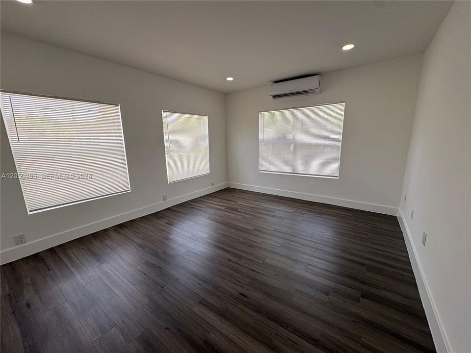 For Rent: $1,700 (1 beds, 1 baths, 0 Square Feet)