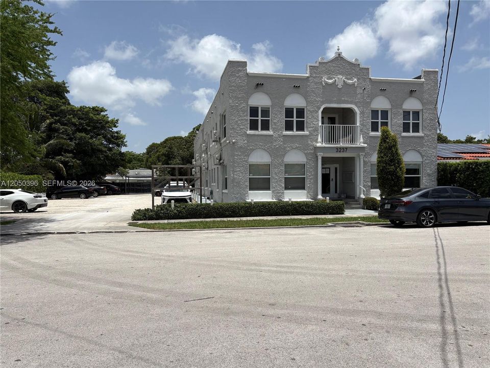 For Rent: $1,700 (1 beds, 1 baths, 0 Square Feet)