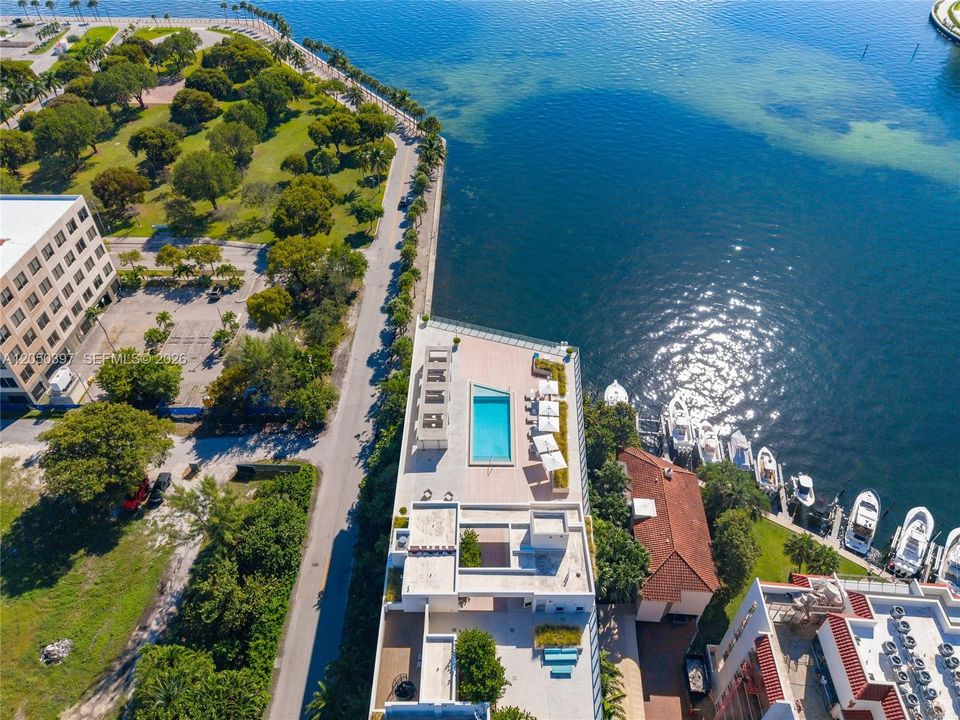 В аренду: $24,000 (3 спален, 4 ванн, 3054 Квадратных фут)