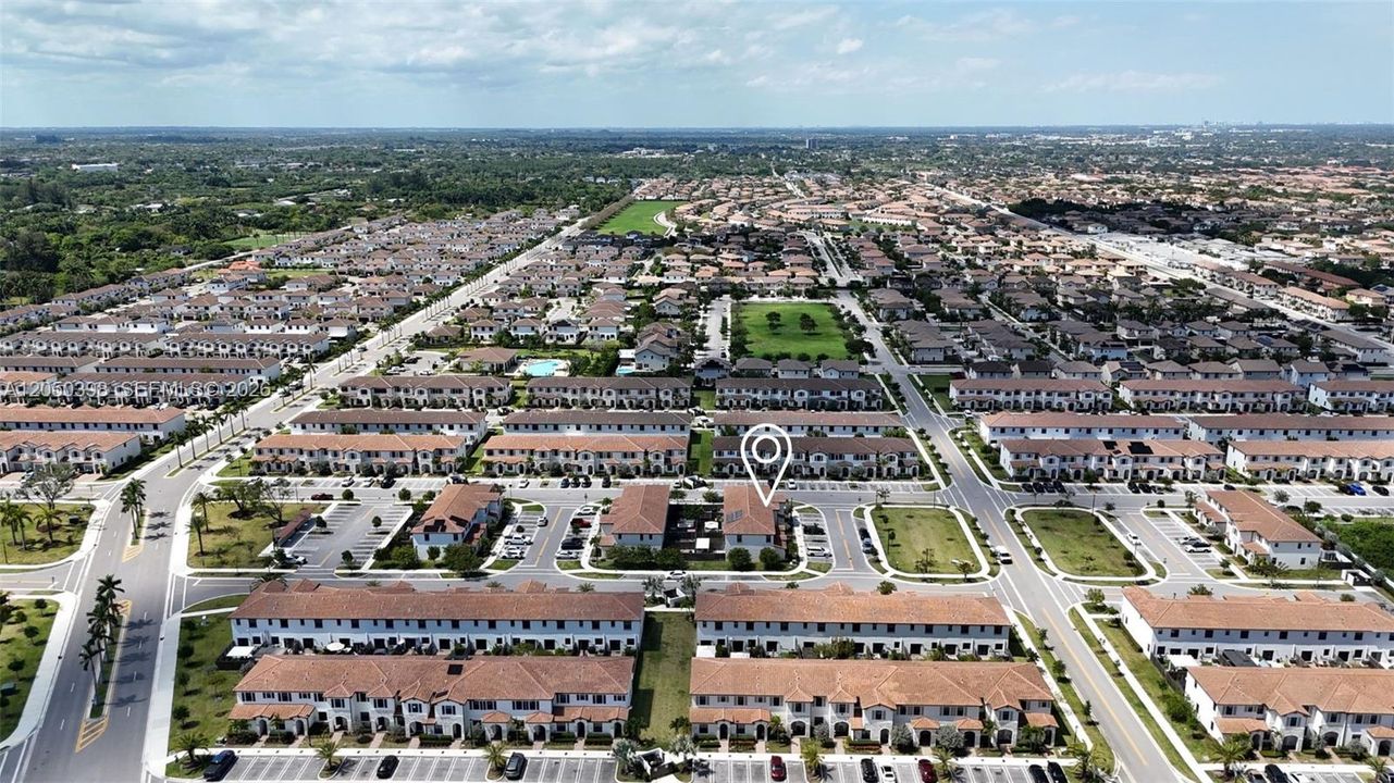 Под контрактом: $2,595 (3 спален, 2 ванн, 1483 Квадратных фут)