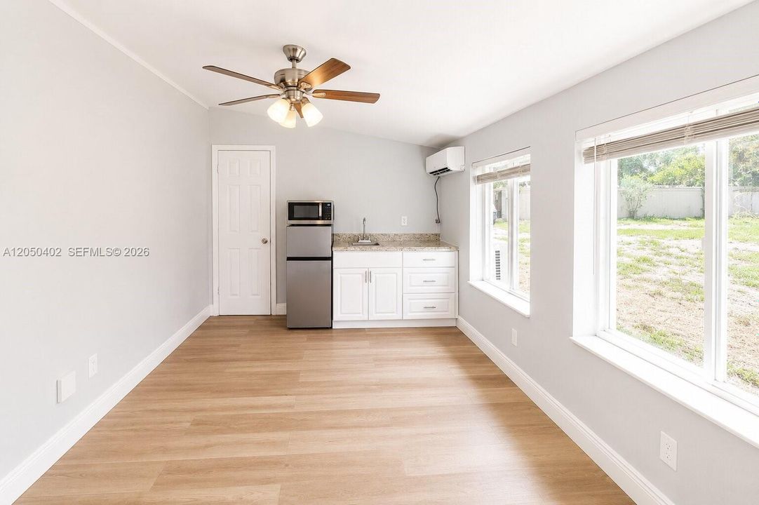 For Rent: $1,500 (1 beds, 1 baths, 1333 Square Feet)