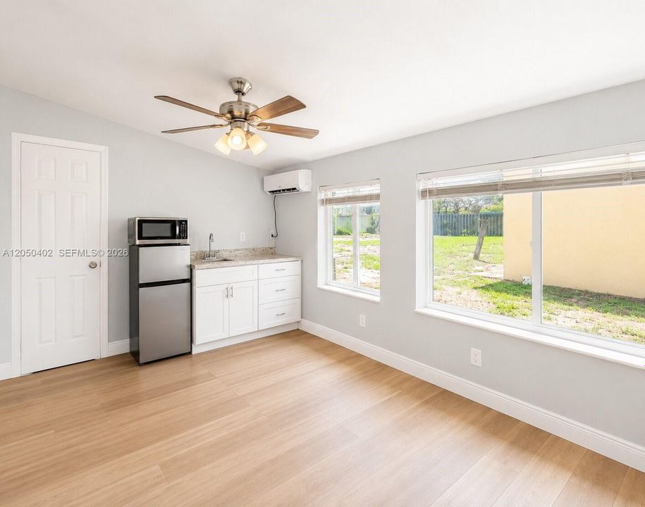 For Rent: $1,500 (1 beds, 1 baths, 1333 Square Feet)