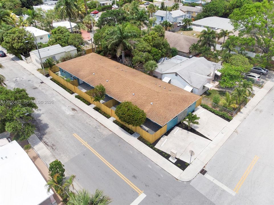 Active With Contract: $1,800 (1 beds, 1 baths, 500 Square Feet)