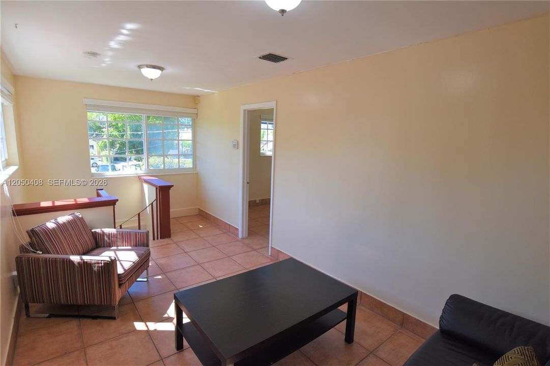 For Rent: $2,650 (2 beds, 2 baths, 960 Square Feet)