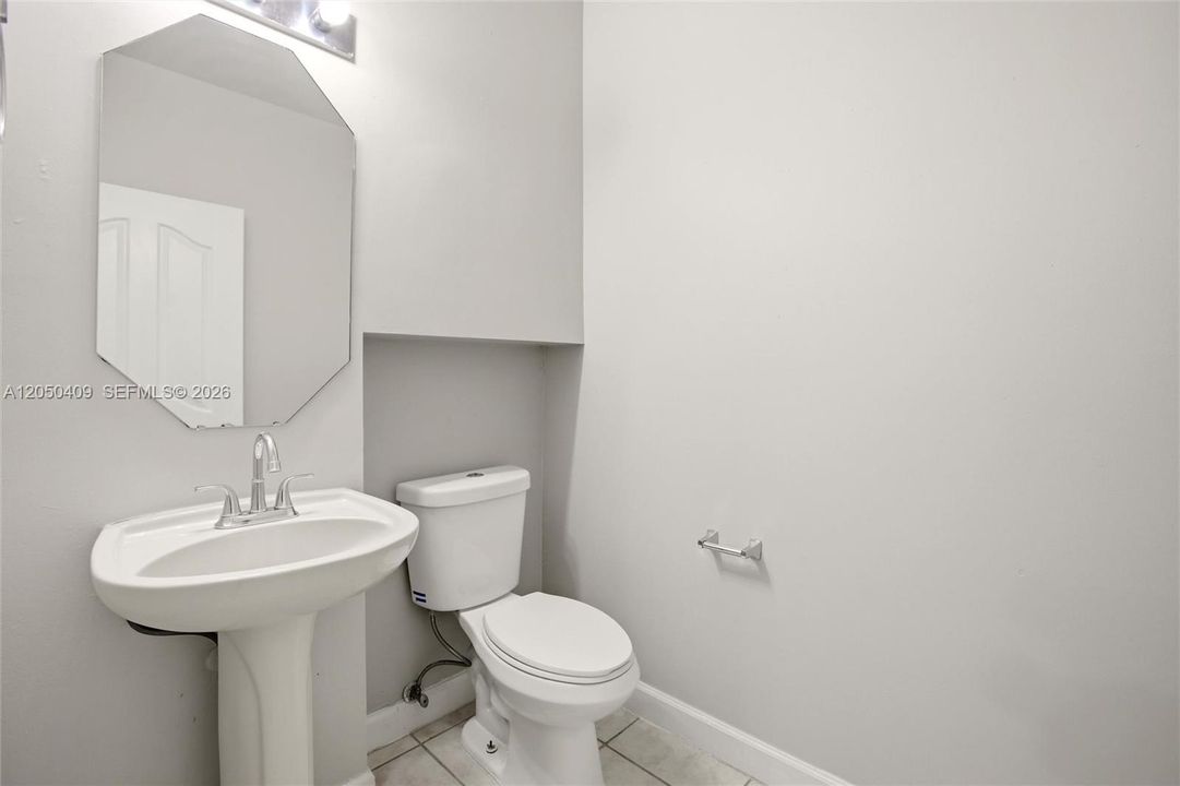 For Sale: $409,900 (4 beds, 2 baths, 1698 Square Feet)