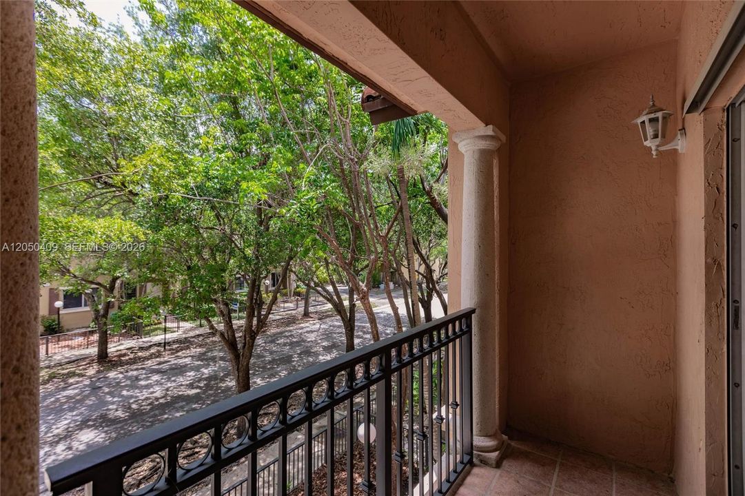 For Sale: $409,900 (4 beds, 2 baths, 1698 Square Feet)