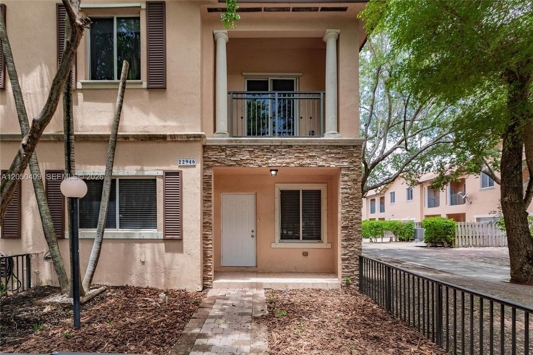 For Sale: $409,900 (4 beds, 2 baths, 1698 Square Feet)