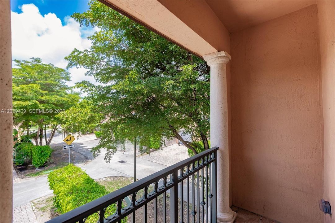 For Sale: $409,900 (4 beds, 2 baths, 1698 Square Feet)