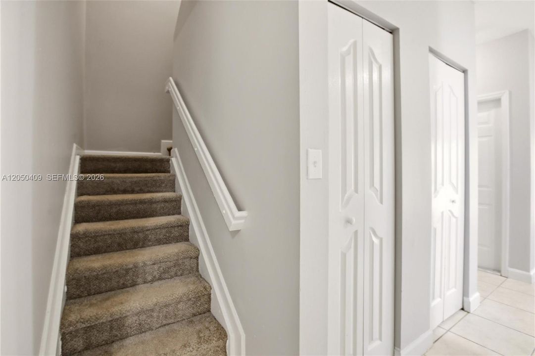For Sale: $409,900 (4 beds, 2 baths, 1698 Square Feet)