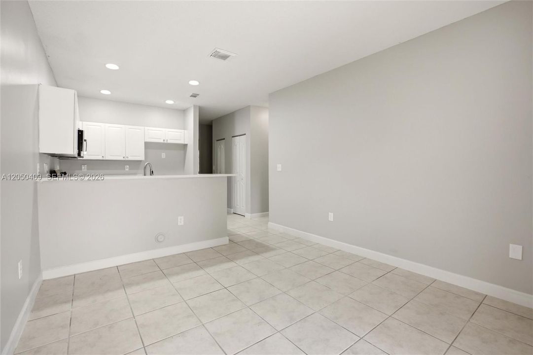 For Sale: $409,900 (4 beds, 2 baths, 1698 Square Feet)