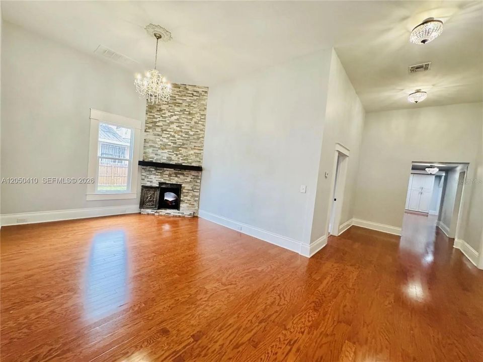 В аренду: $6,500 (7 спален, 4 ванн, 0 Квадратных фут)