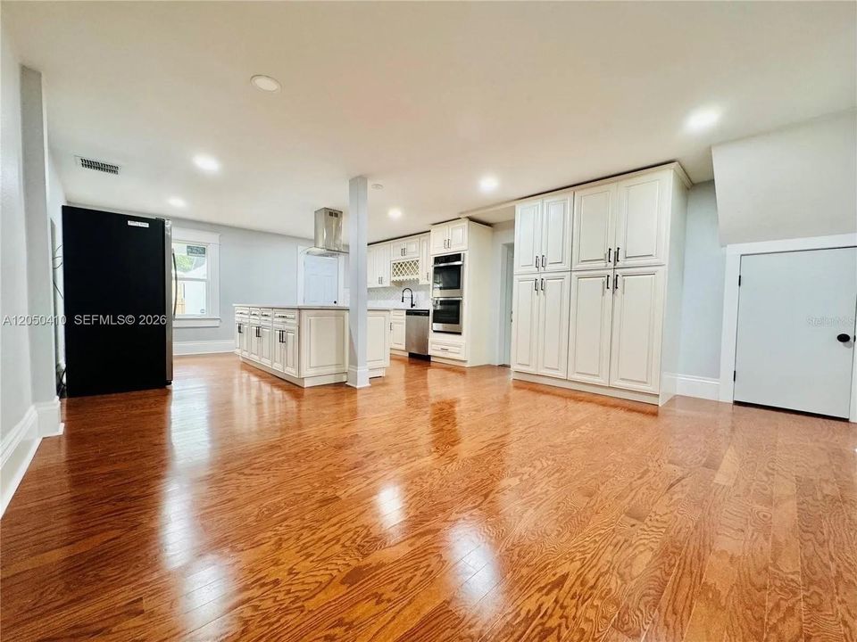 В аренду: $6,500 (7 спален, 4 ванн, 0 Квадратных фут)