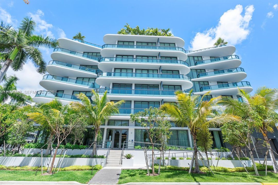 For Rent: $9,800 (2 beds, 2 baths, 1236 Square Feet)