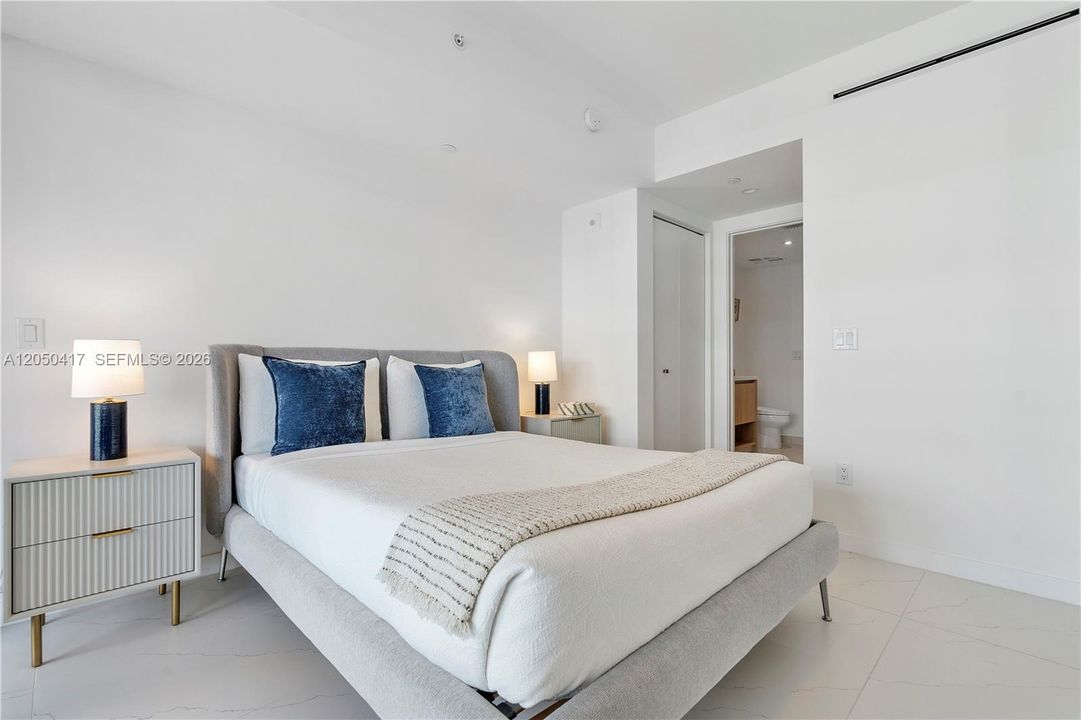 Recently Rented: $9,800 (2 beds, 2 baths, 1236 Square Feet)