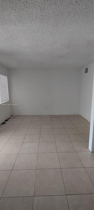For Rent: $1,300 (1 beds, 1 baths, 500 Square Feet)