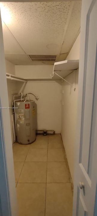 For Rent: $1,300 (1 beds, 1 baths, 500 Square Feet)