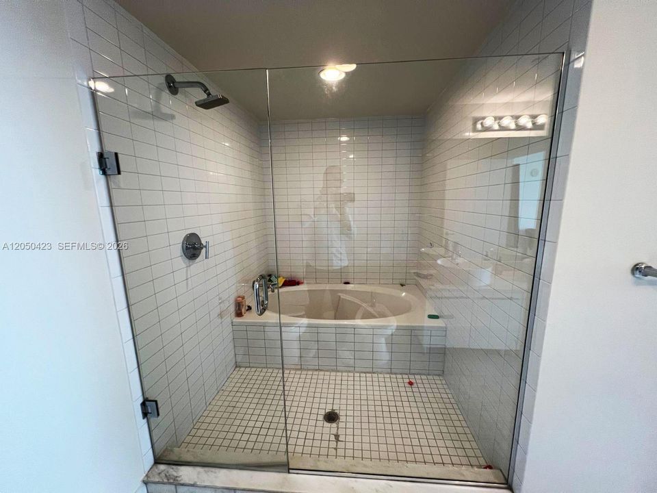 For Rent: $4,900 (2 beds, 2 baths, 1198 Square Feet)