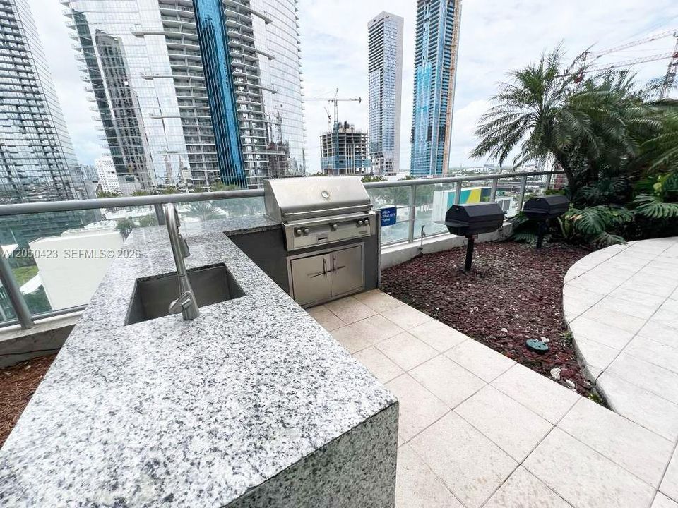 For Rent: $4,900 (2 beds, 2 baths, 1198 Square Feet)