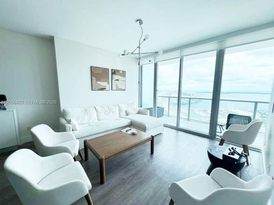 For Rent: $4,900 (2 beds, 2 baths, 1198 Square Feet)