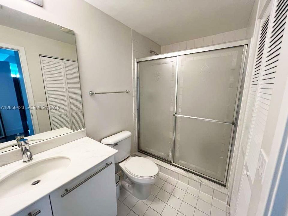 For Rent: $4,900 (2 beds, 2 baths, 1198 Square Feet)