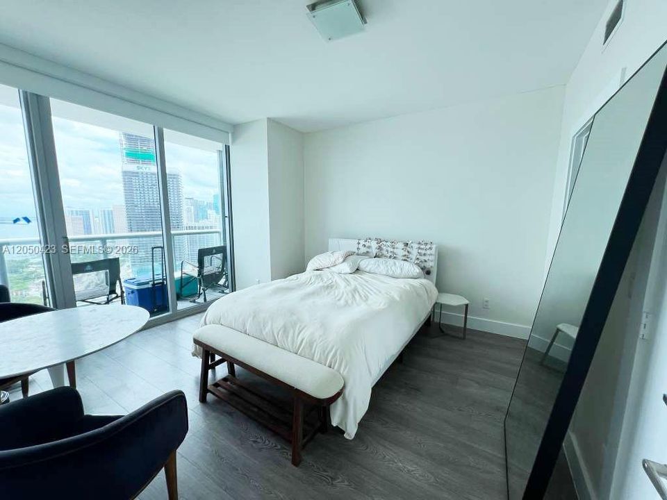 For Rent: $4,900 (2 beds, 2 baths, 1198 Square Feet)