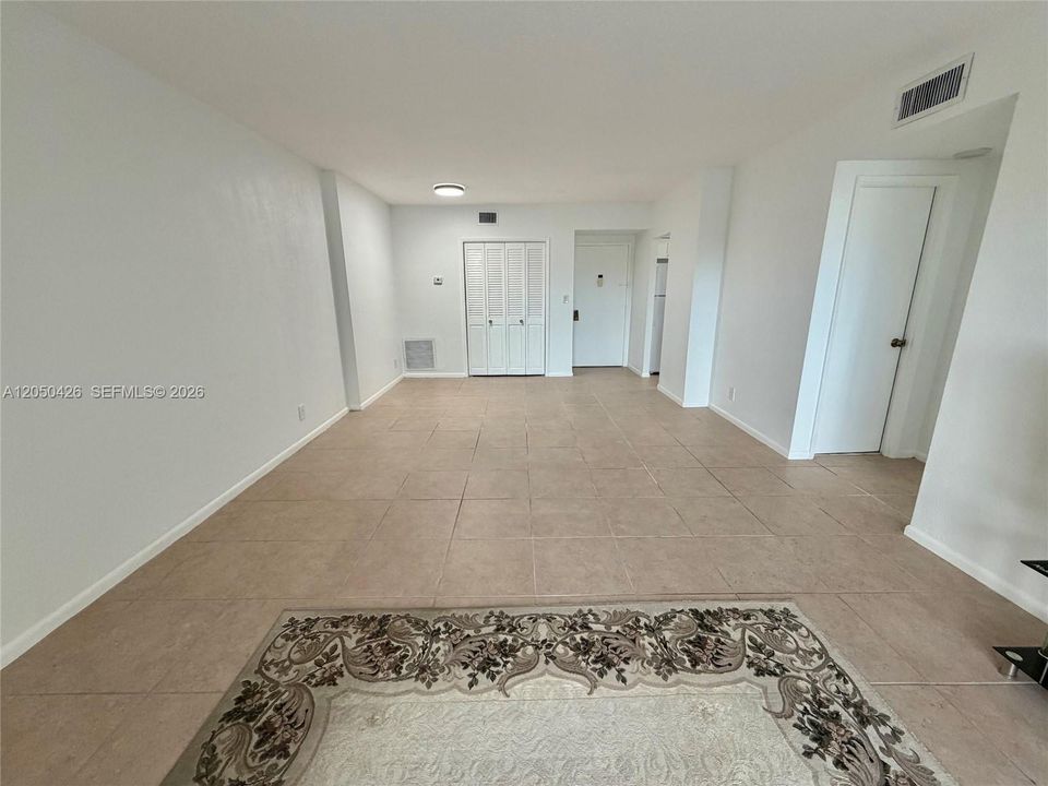 В аренду: $1,950 (1 спален, 1 ванн, 844 Квадратных фут)