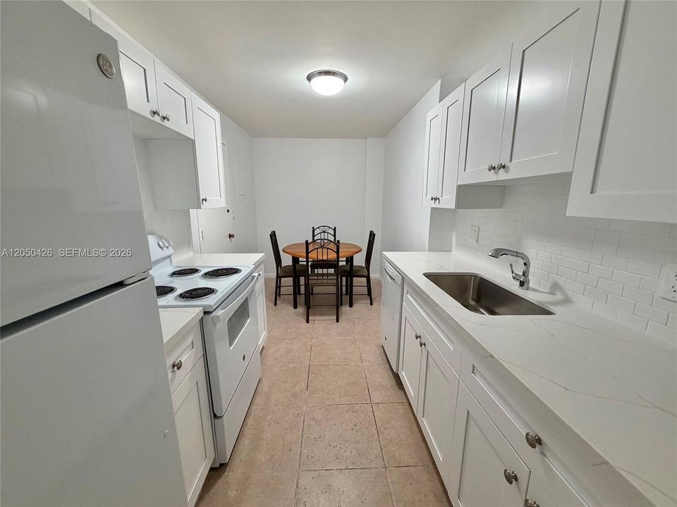 В аренду: $1,950 (1 спален, 1 ванн, 844 Квадратных фут)