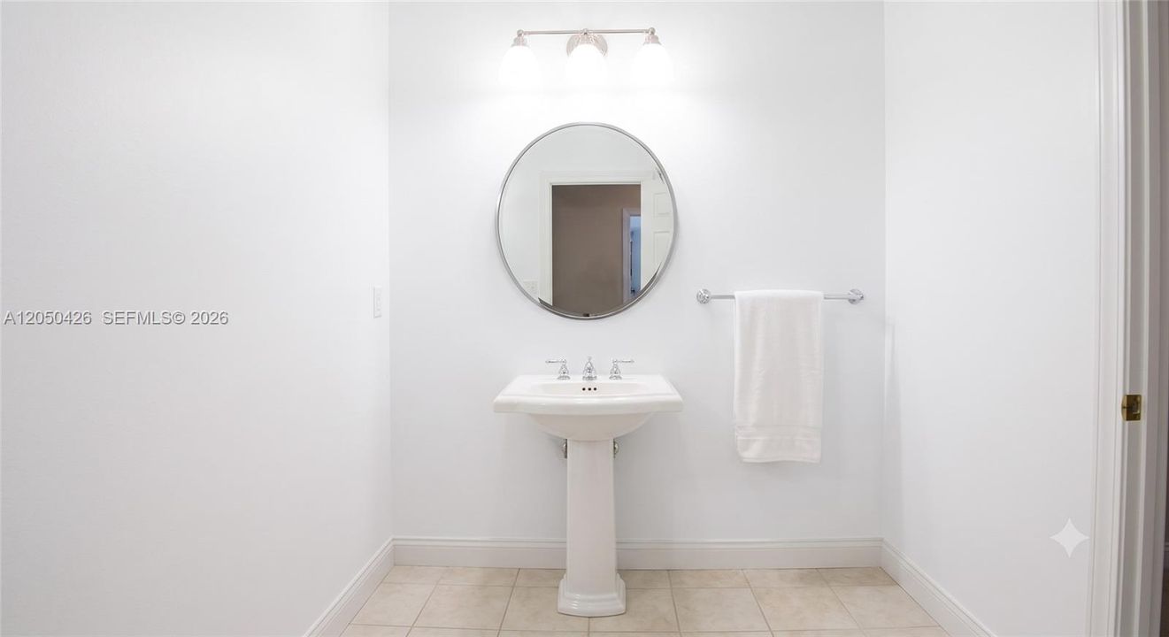 В аренду: $1,950 (1 спален, 1 ванн, 844 Квадратных фут)