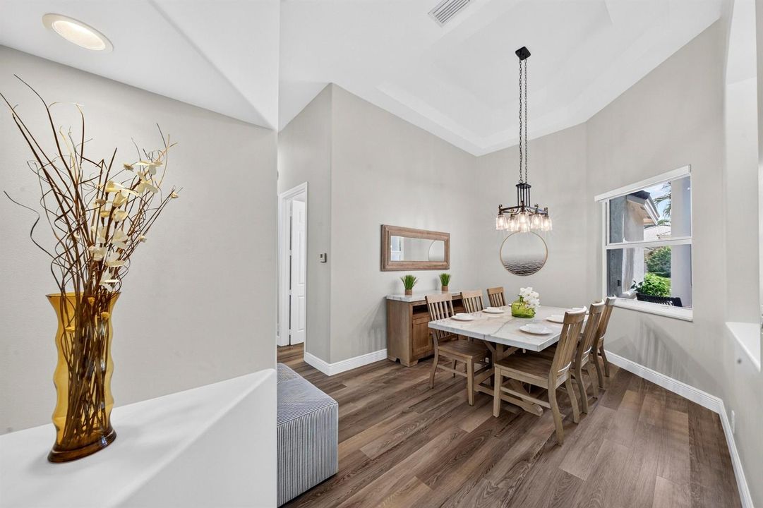 014-018-Dining Room-4000x2666