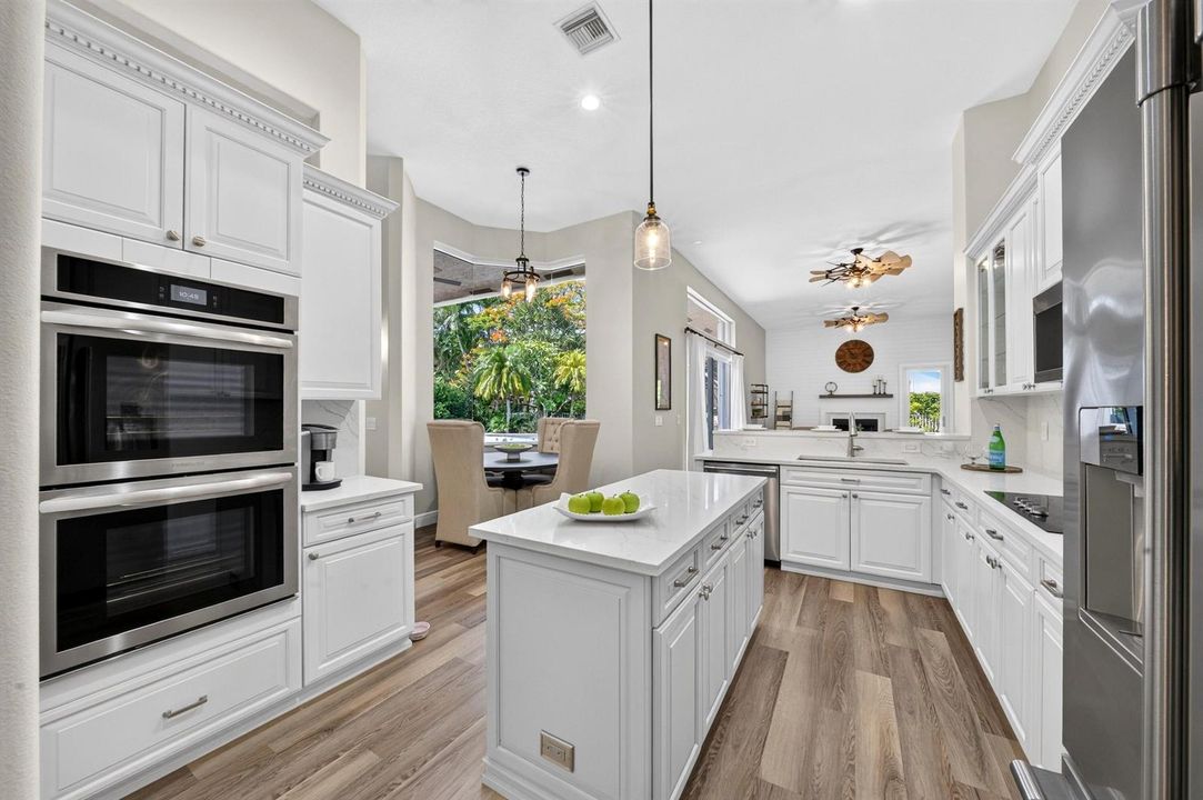 018-027-KitchenBreakfast-4000x2662