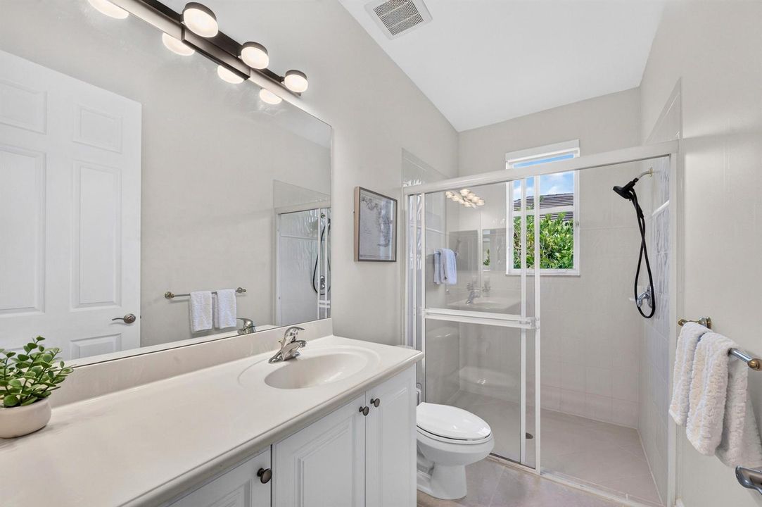 045-015-Bathroom-4000x2662