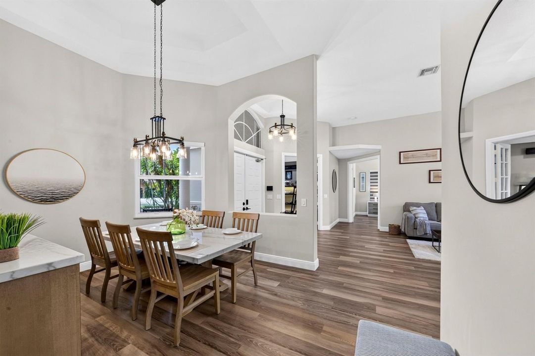 013-032-Dining Room-4000x2666