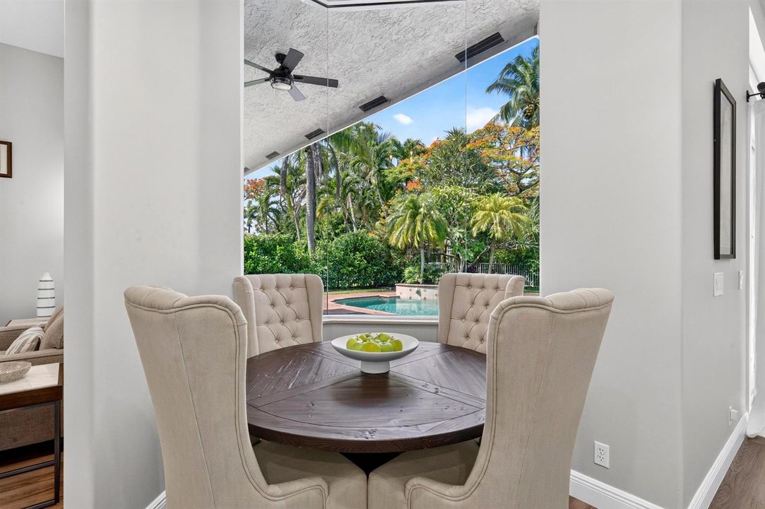 021-049-Breakfast Nook-4000x2662
