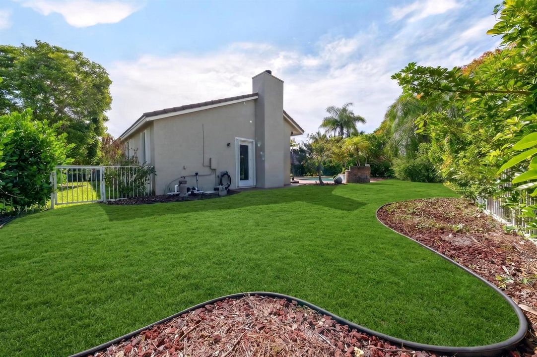 053-013-Back Yard-4000x2664