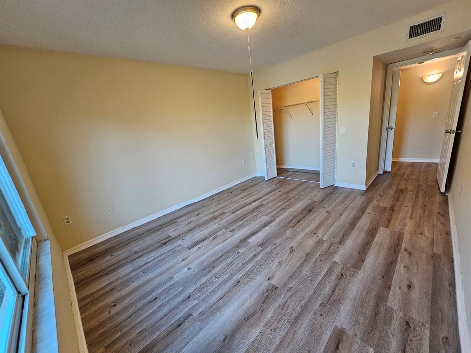 villa cir bedroom 2