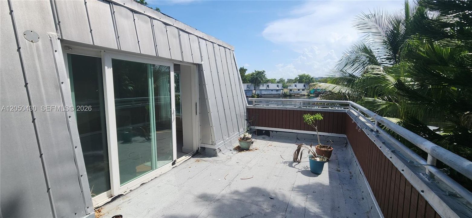 For Rent: $2,895 (2 beds, 2 baths, 1480 Square Feet)