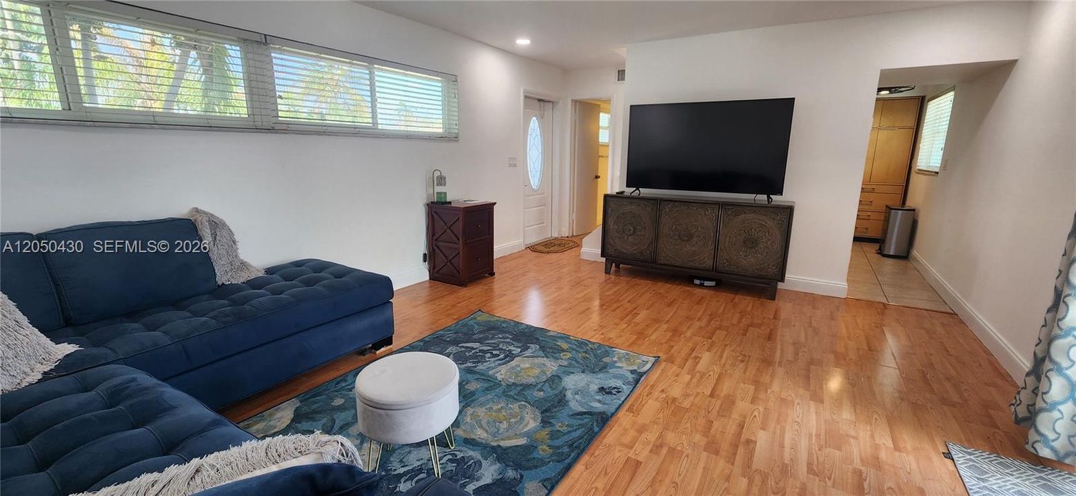 For Rent: $2,895 (2 beds, 2 baths, 1480 Square Feet)