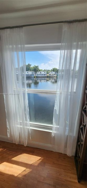 For Rent: $2,895 (2 beds, 2 baths, 1480 Square Feet)