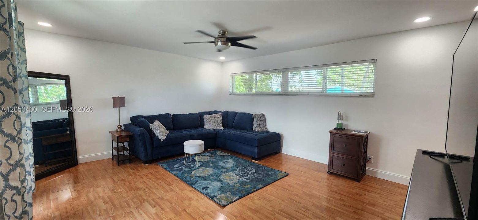 For Rent: $2,895 (2 beds, 2 baths, 1480 Square Feet)